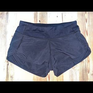 Lululemon Size 2 Speed Up shorts (2.5 inseam)